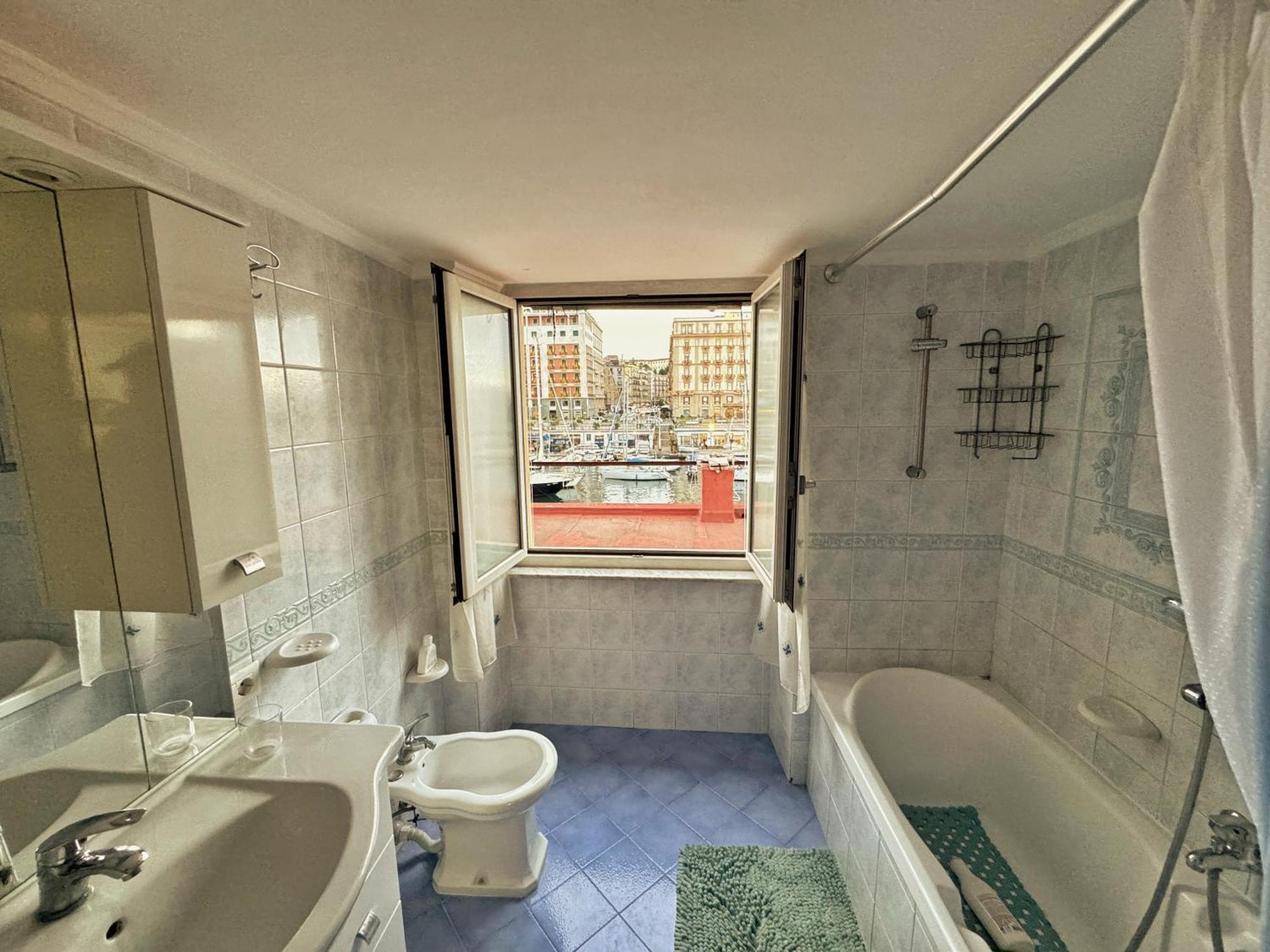Laura House Apartment เนเปิลส์ ภายนอก รูปภาพ