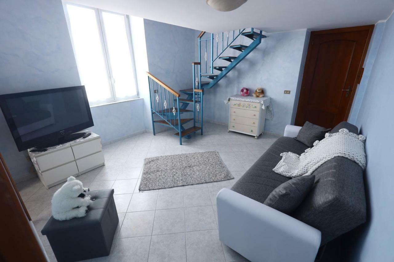 Laura House Apartment เนเปิลส์ ภายนอก รูปภาพ