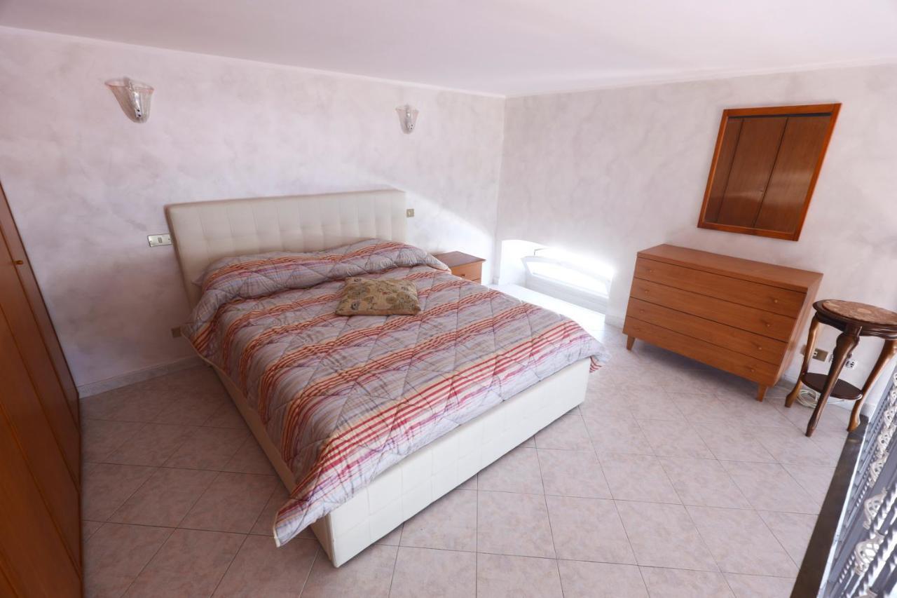 Laura House Apartment เนเปิลส์ ภายนอก รูปภาพ